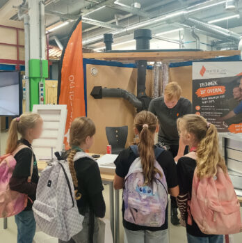 Opendag REMO Rijssen – Waterloo (1)-Topaz-Sharpen-Auto-Denoise
